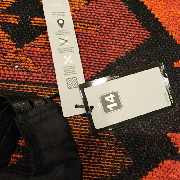 NEW Glamorous Black Strappy Back Sports Bra W/ Mesh Detail By Gaiam Size 14 - Picture 8 of 8